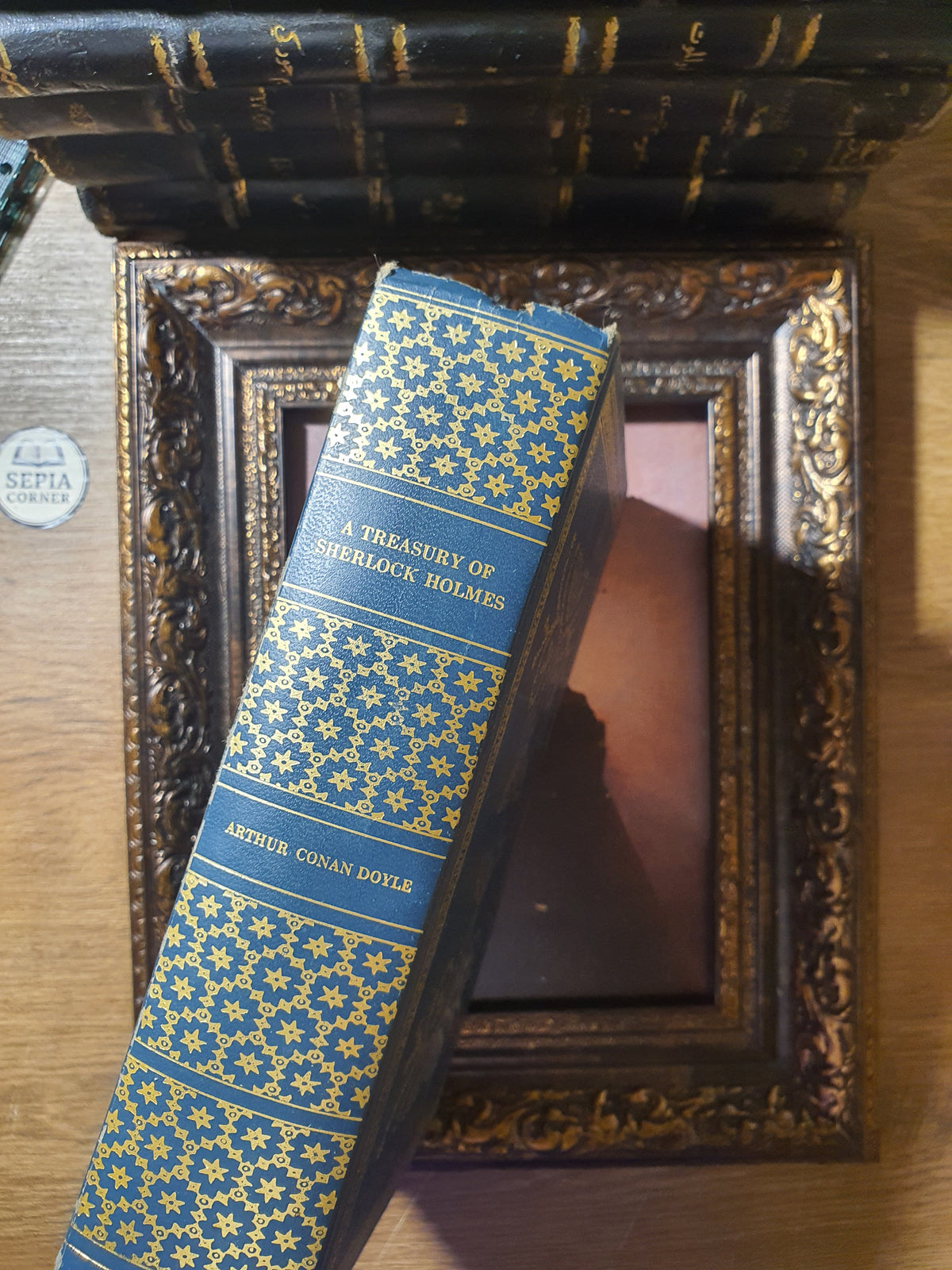 A Treasury of Sherlock Holmes – Sir Arthur Conan Doyle