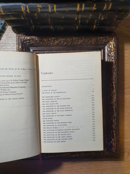 A Treasury of Sherlock Holmes – Sir Arthur Conan Doyle