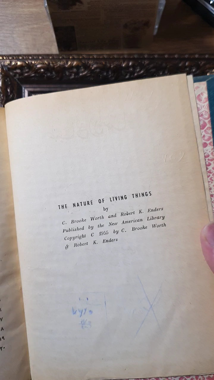 طبائع الأحياء